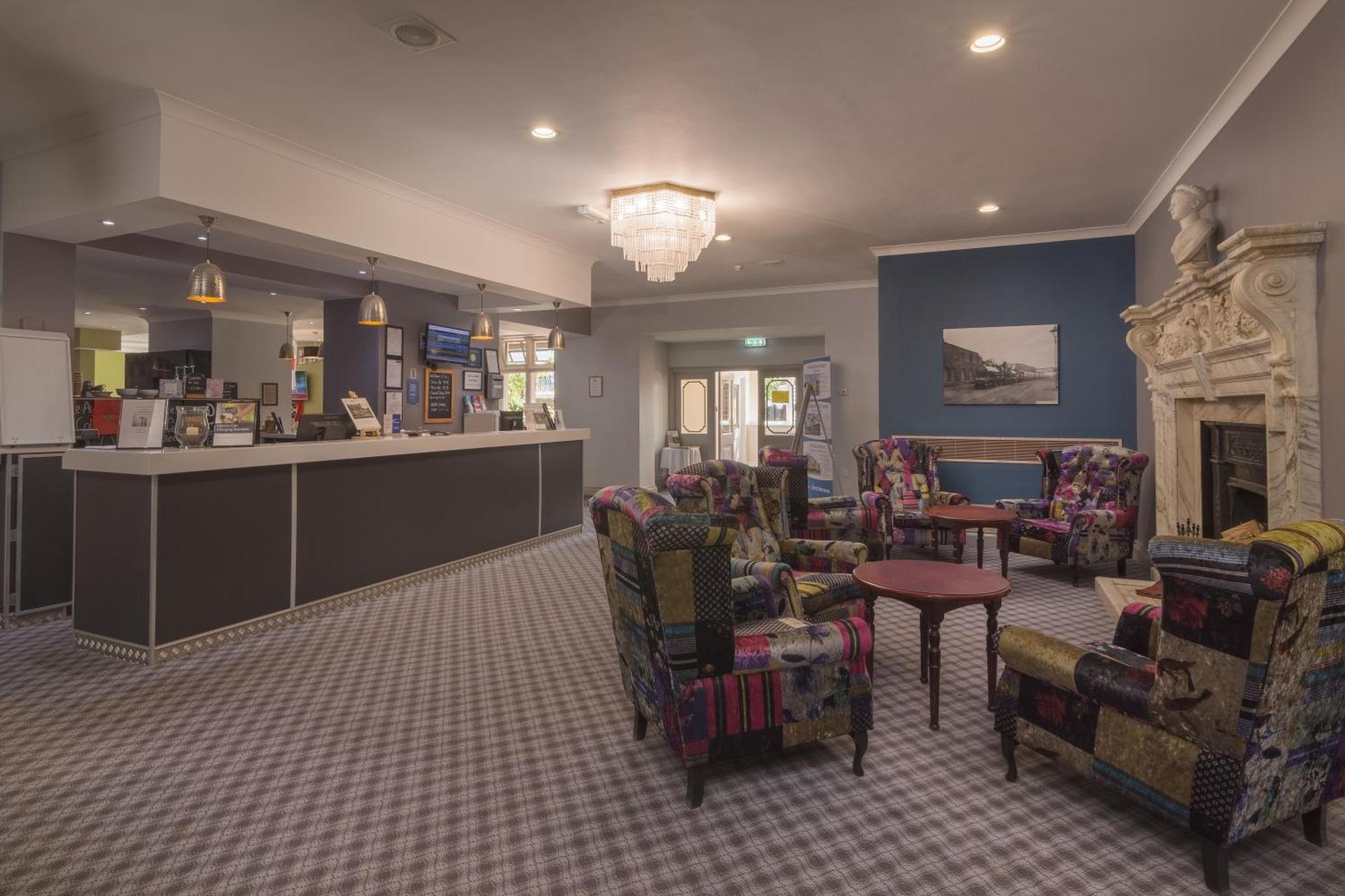 Crewe Arms Hotel ภายนอก รูปภาพ