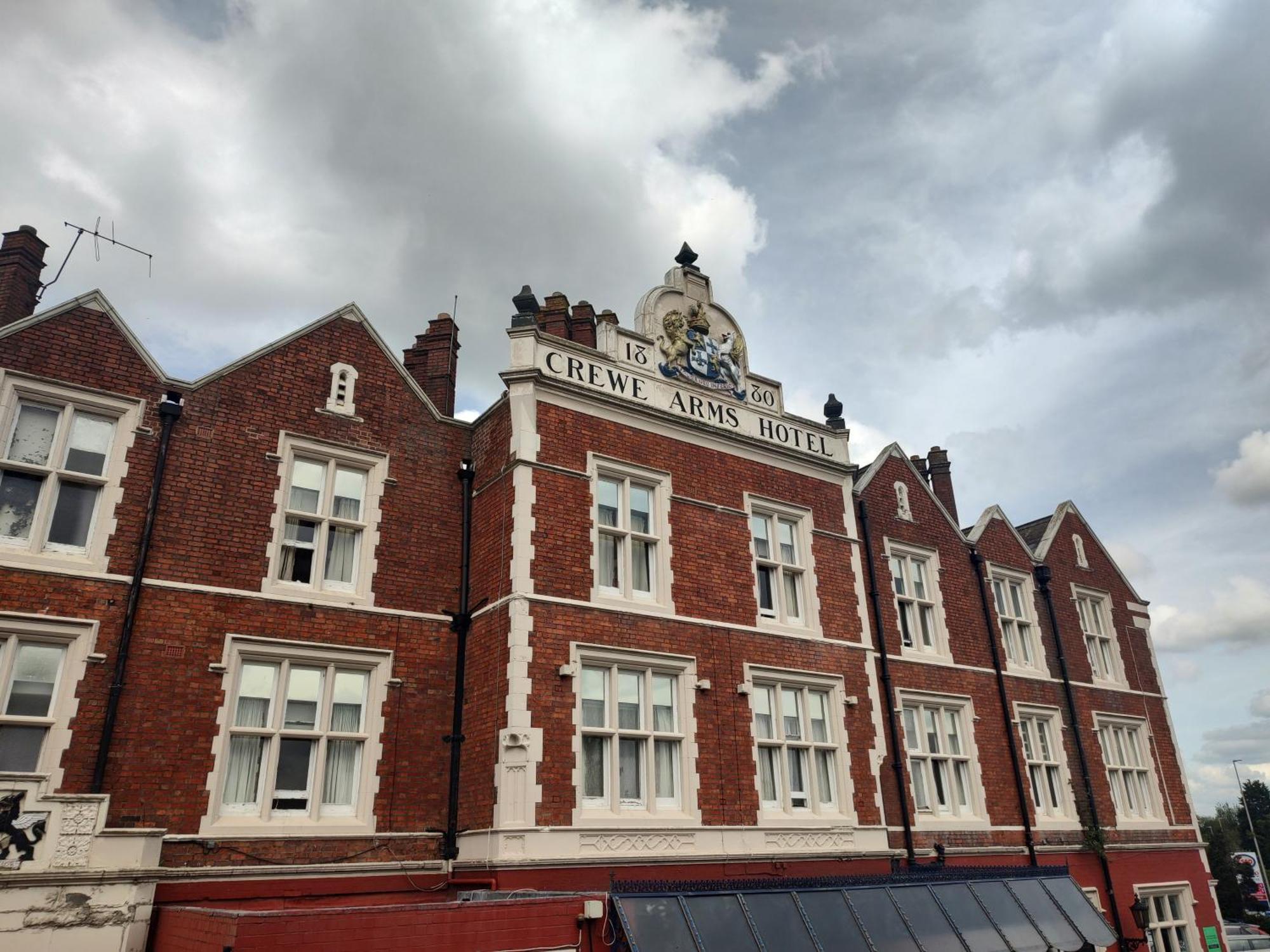 Crewe Arms Hotel ภายนอก รูปภาพ