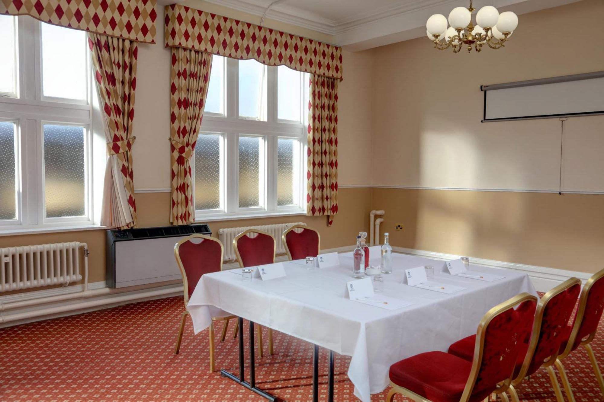 Crewe Arms Hotel ภายนอก รูปภาพ