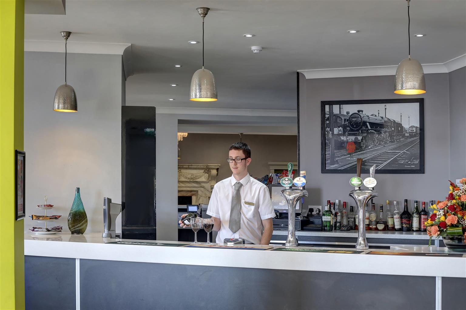 Crewe Arms Hotel ภายนอก รูปภาพ
