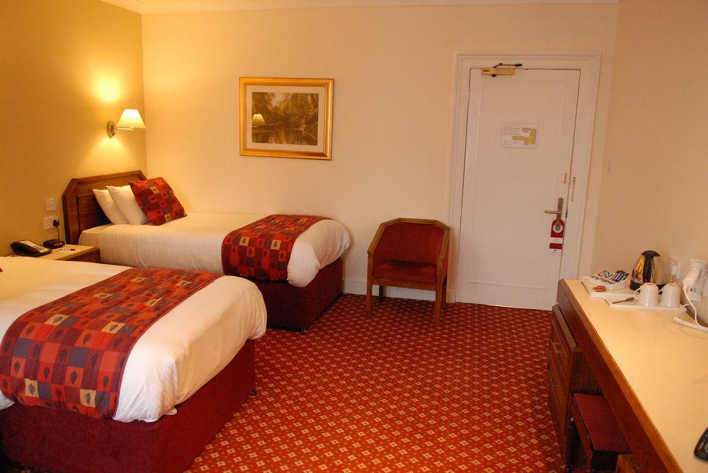 Crewe Arms Hotel ภายนอก รูปภาพ
