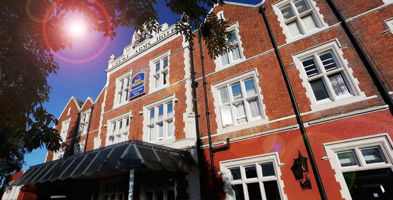 Crewe Arms Hotel ภายนอก รูปภาพ