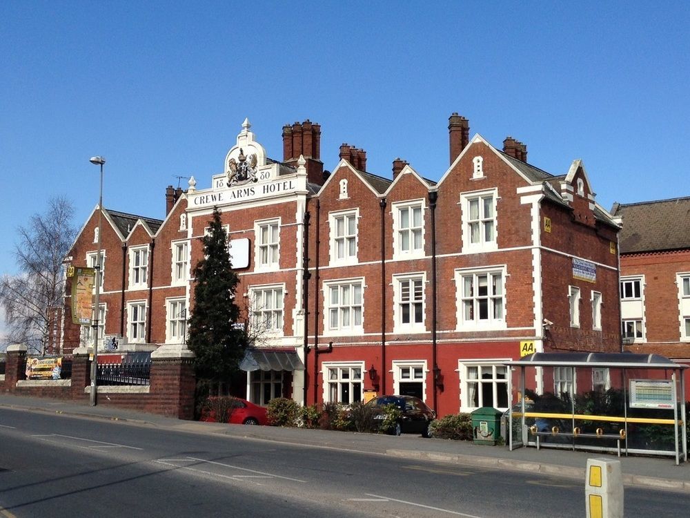 Crewe Arms Hotel ภายนอก รูปภาพ