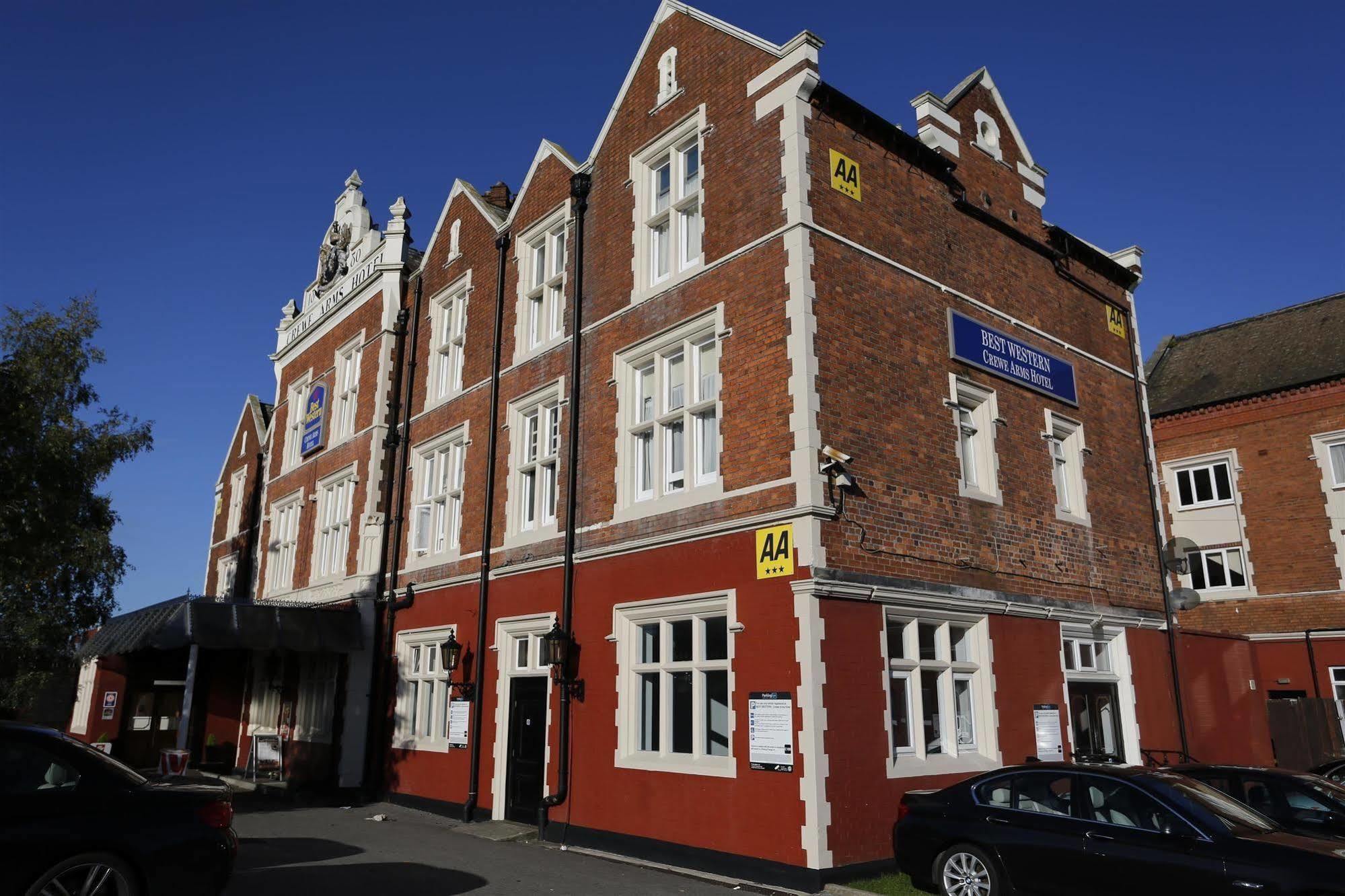 Crewe Arms Hotel ภายนอก รูปภาพ