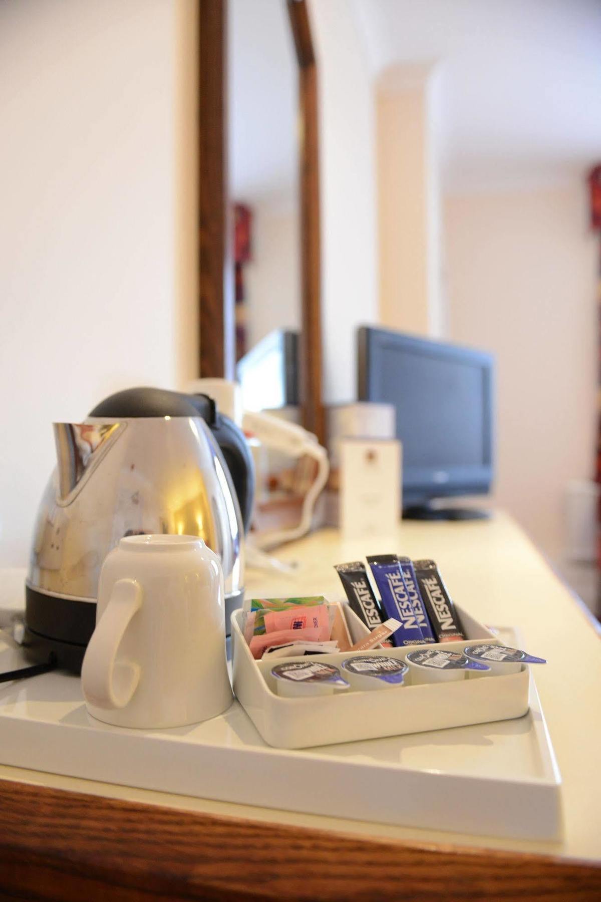 Crewe Arms Hotel ภายนอก รูปภาพ